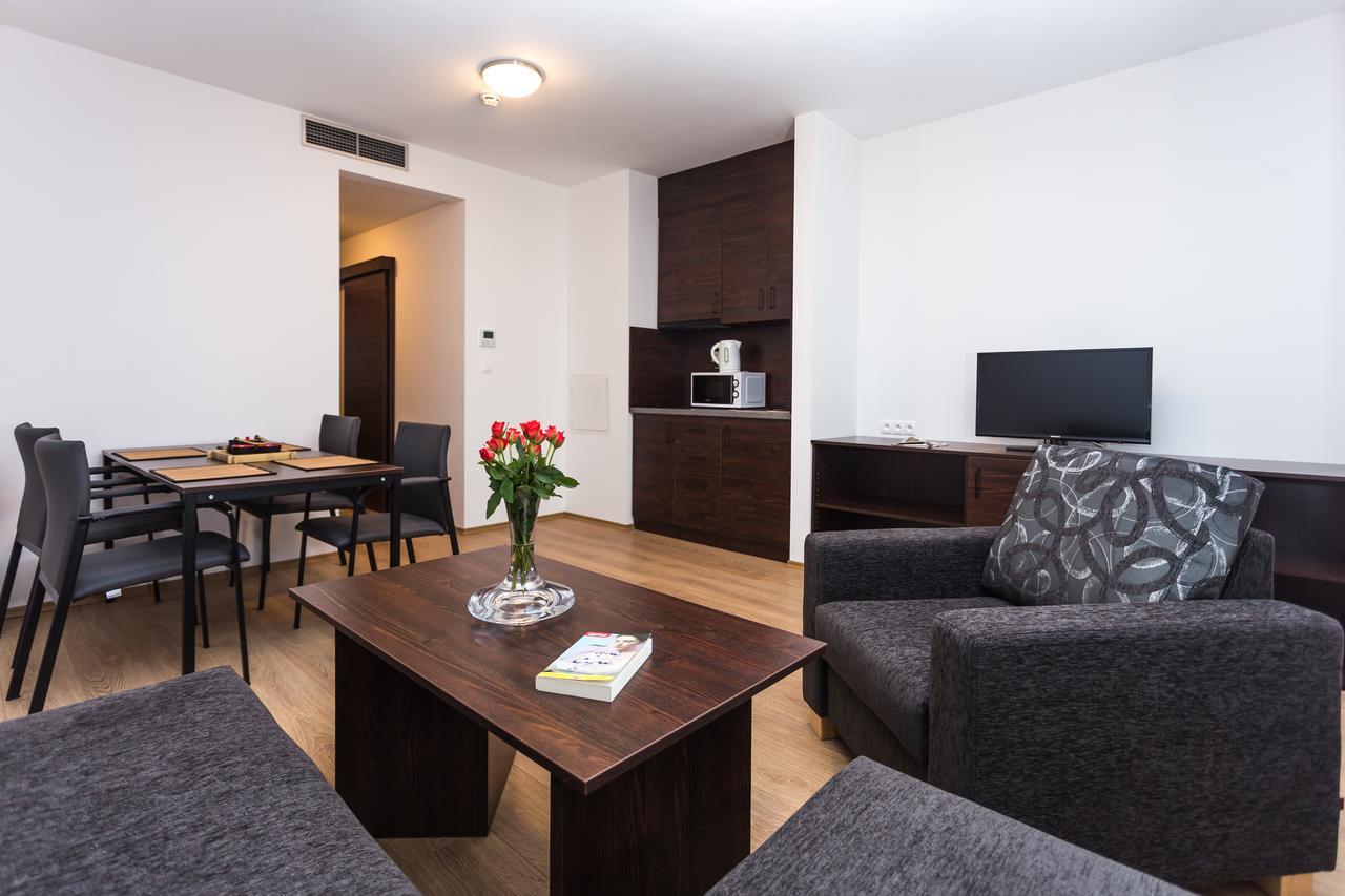 Barok Hotel And Apartments Bratislava Exterior photo