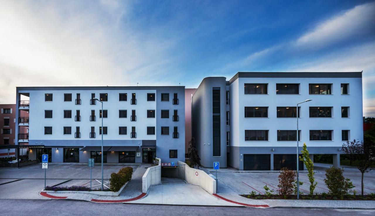 Barok Hotel And Apartments Bratislava Exterior photo